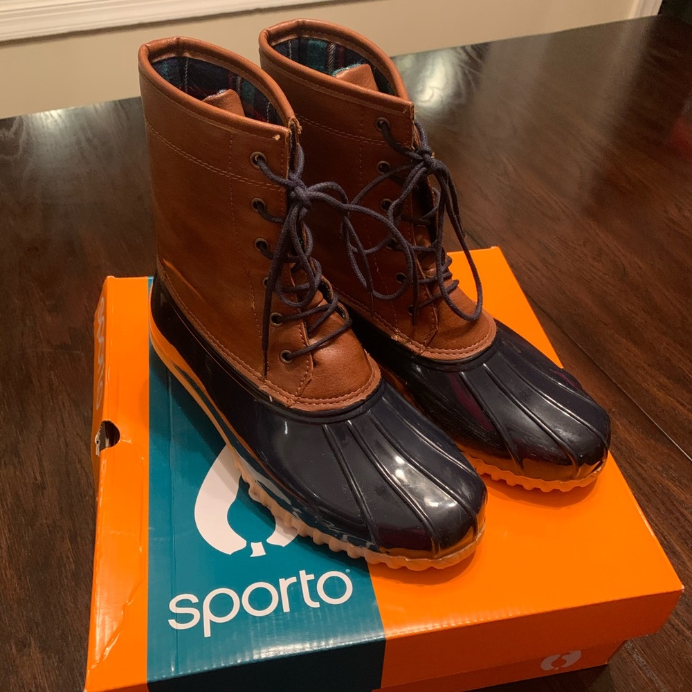 Sporto tan and navy duck boots